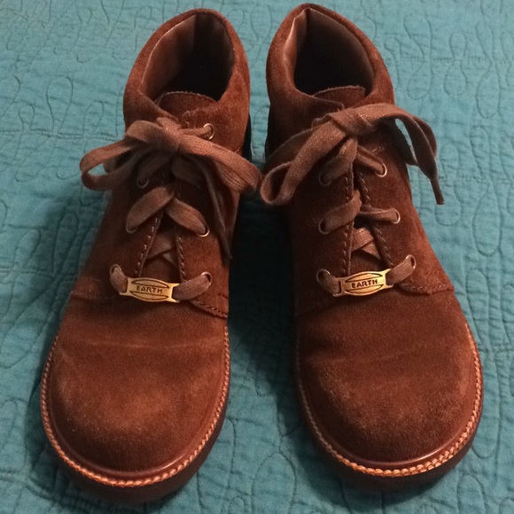 earth jaunt bootie